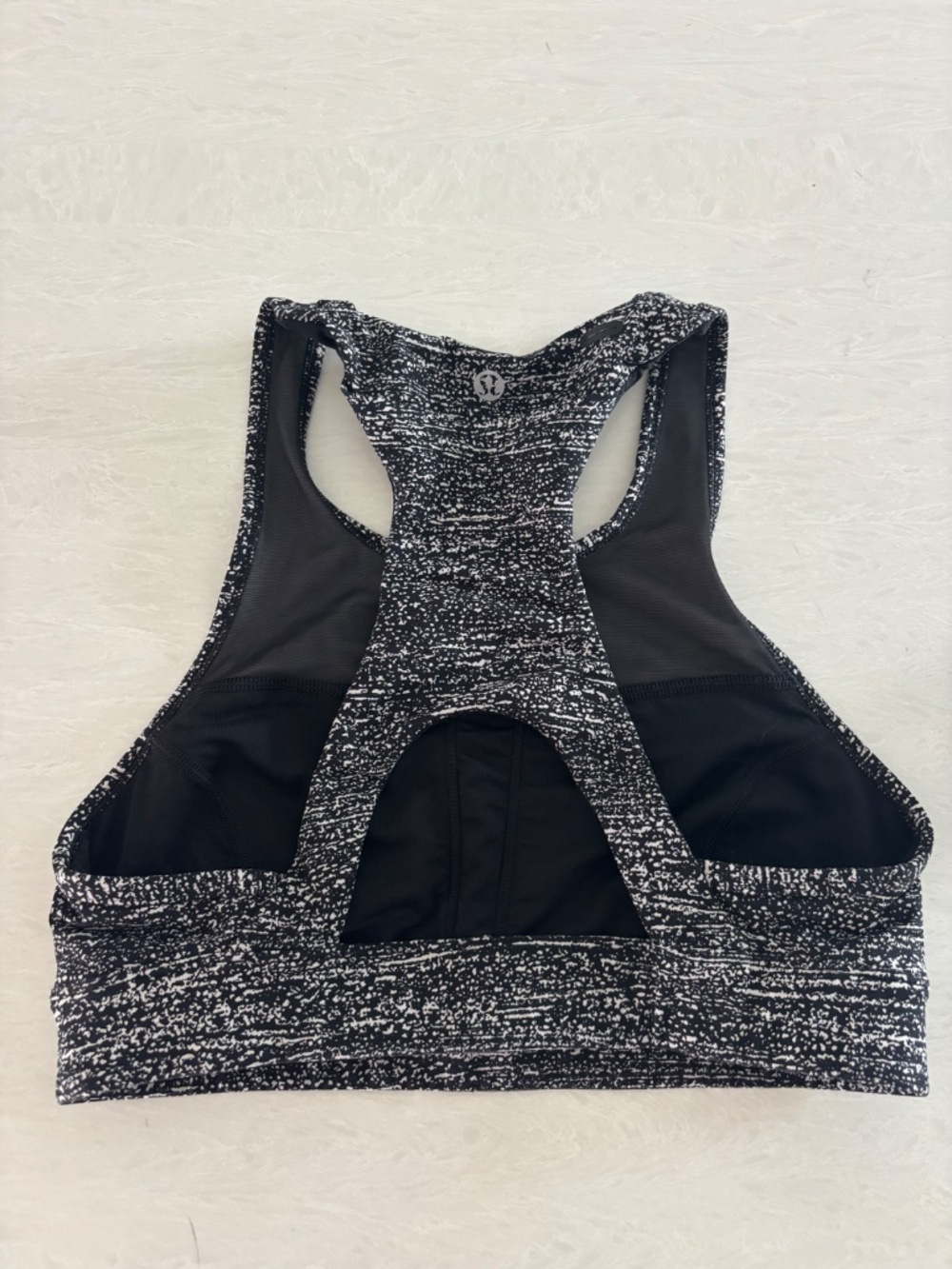 Lululemon Pocket Bra - Picture 2 of 3